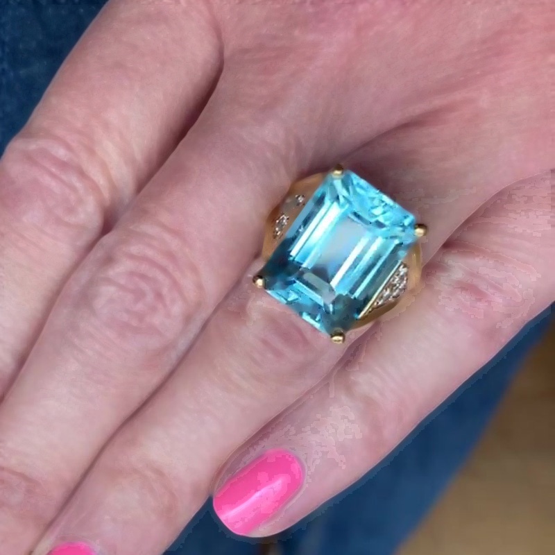 10ct Emerald Cut Aquamarine Sapphire Engagement Ring