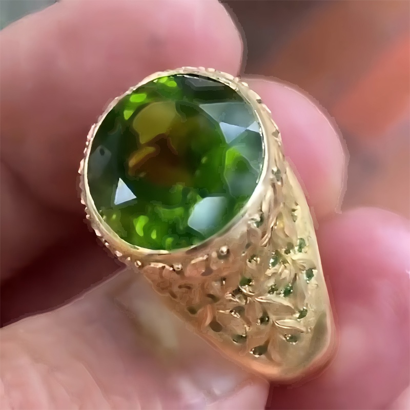 14K Yellow Gold Oval Emerald Floral Engraved Cocktail Ring