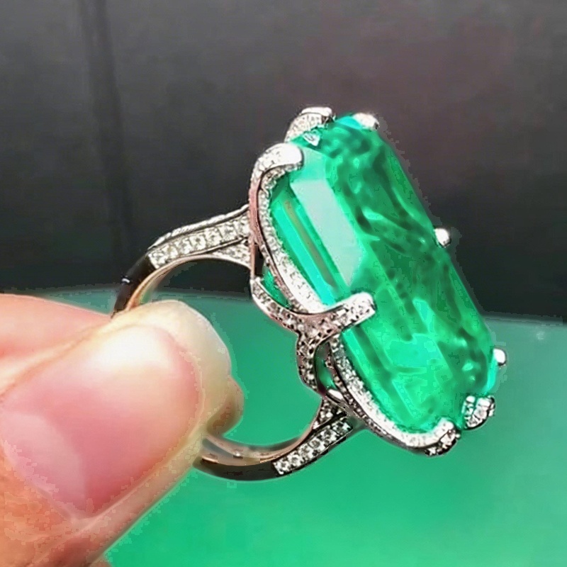 8ct Emerald Cut Vivid Green Emerald Statement Ring
