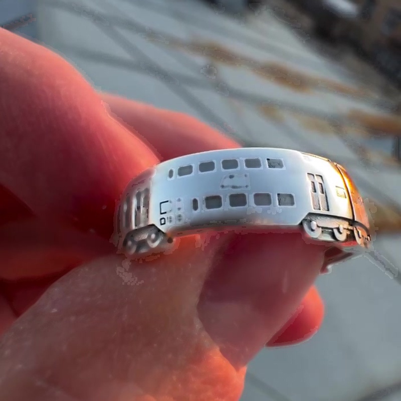Rotatable Locomotive Track Design Ring
